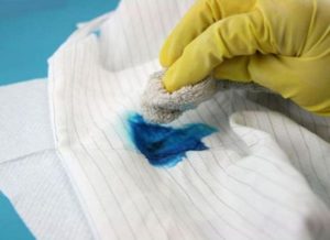 Как удалить чернильное пятно легко и без последствий для ткани