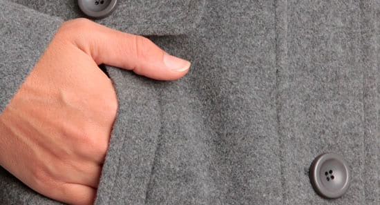 Как постирать пальто из шерсти своими руками в домашних условиях?