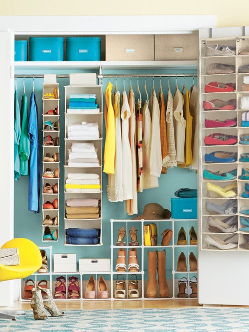 Оптимальная высота полок в шкафу при хранении одежды