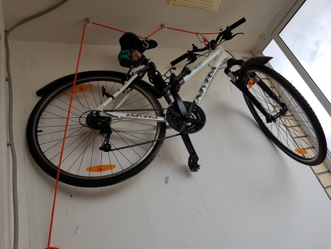 Организация хранения велосипеда в квартире с сохранением полезной площади